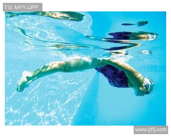 蝶泳技巧与训练方法解析 提升速度与耐力的关键要素