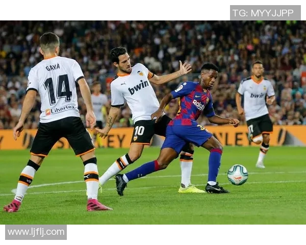 现代足球战术革新：从高压逼抢到控球控制的战略转型与发展